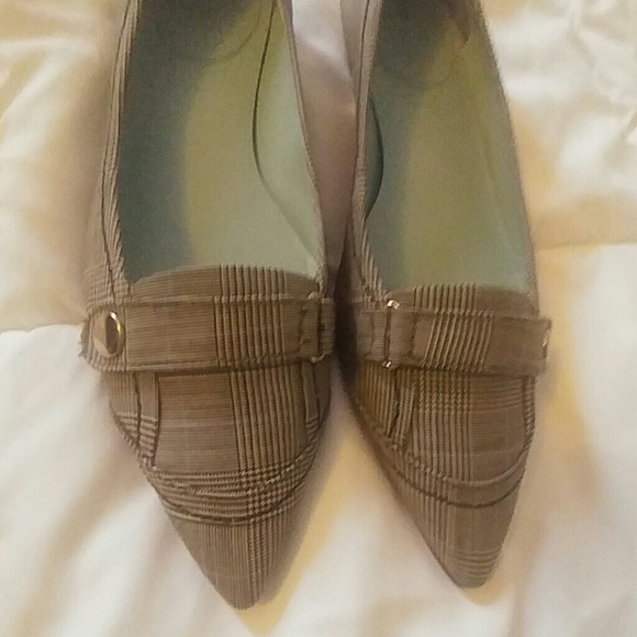 Nine West blk and Wh plaid fabric flats - Picture 3 of 4